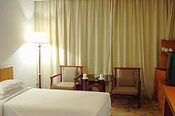 QUFU QUELI HOTEL (Jining)